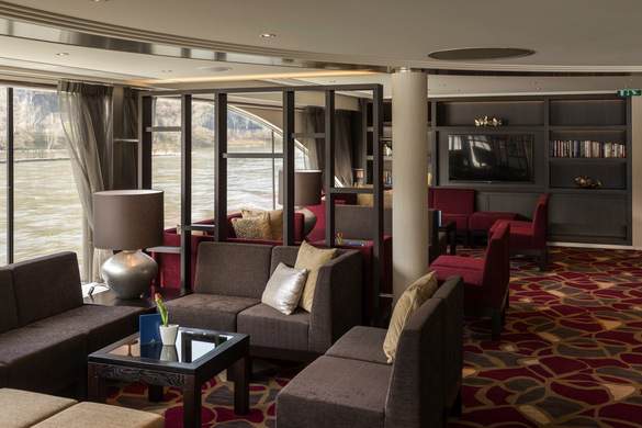 Avalon Waterways, Avalon Imagery II Panorama Lounge 1.jpg